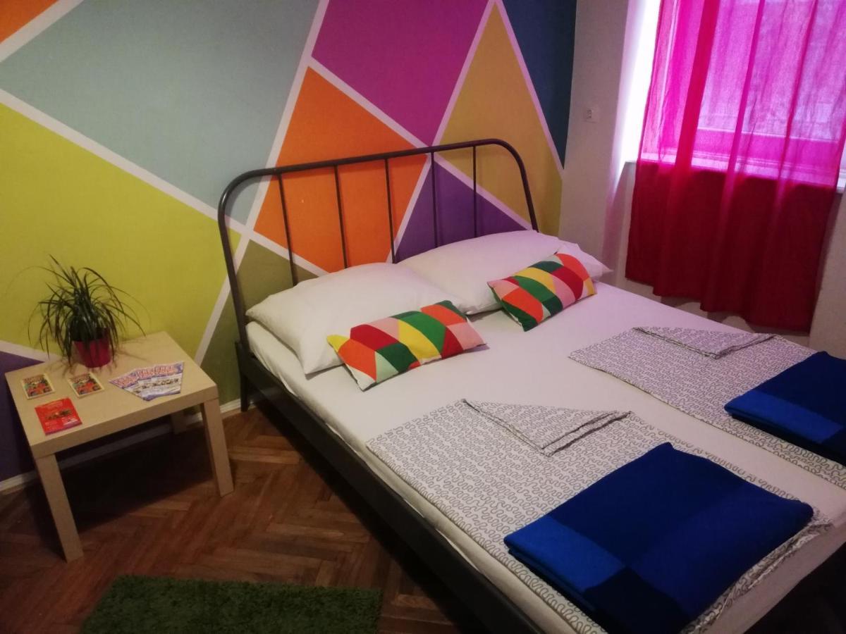 Budapest Party Hostel At Udvarom Exterior photo